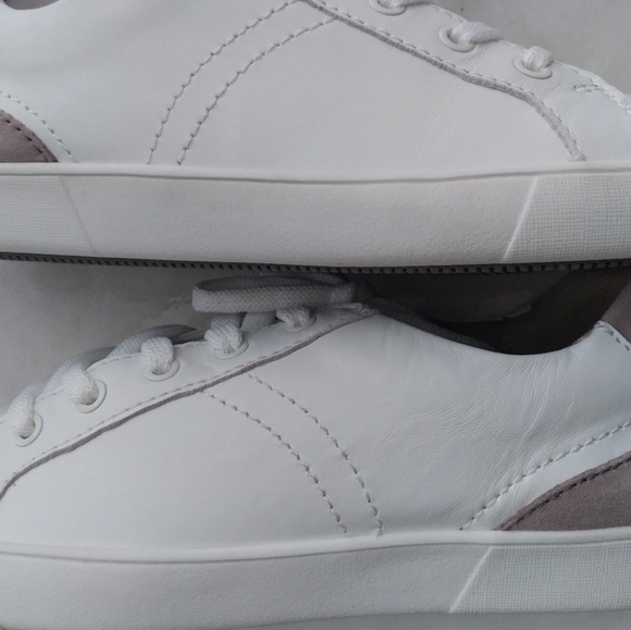 Naturalizer Morrison leather fashion white sneakers, 10 wide, good condition - Picture 9 of 16
